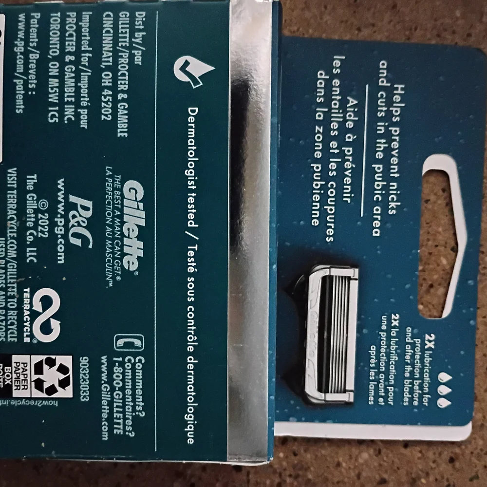 Gillette Razor Cartridges - Picture 2 of 2